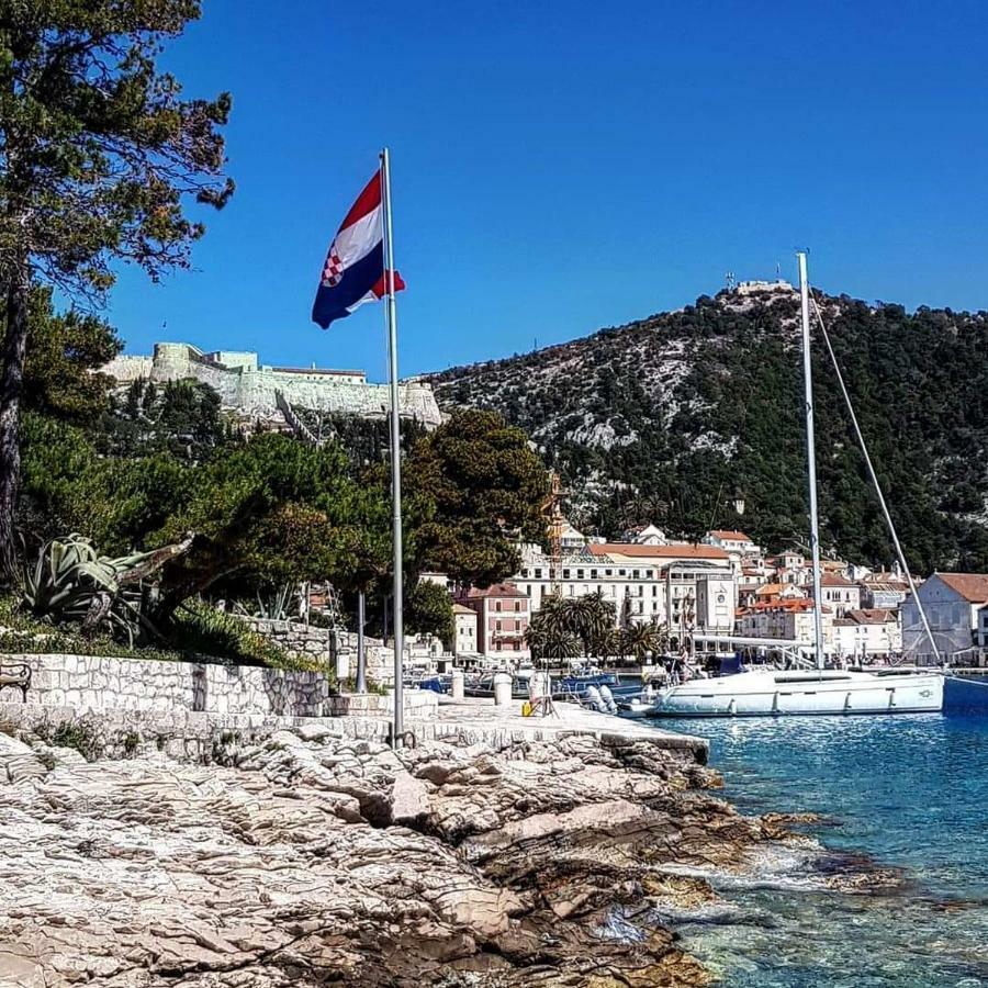 Apartment On Hvar Island フヴァル エクステリア 写真